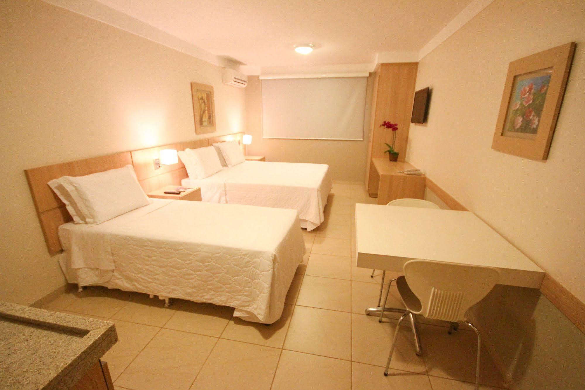 Gales Park Hotel Dourados Zewnętrze zdjęcie