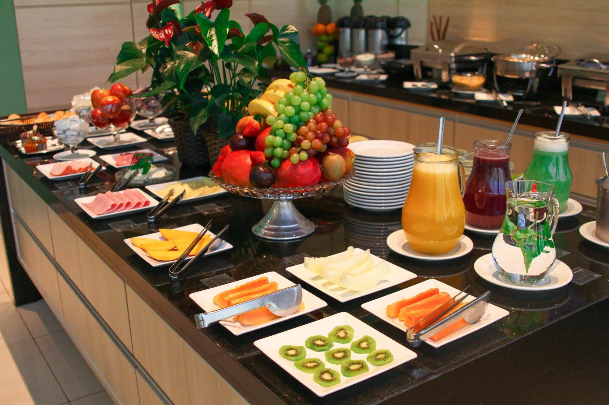Gales Park Hotel Dourados Zewnętrze zdjęcie